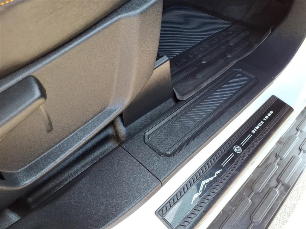 Certified 2024 Ford Bronco Badlands image 9