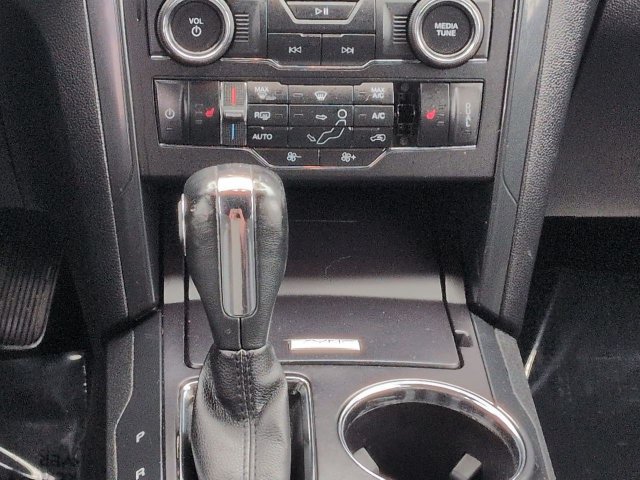 Certified 2019 Ford Explorer XLT w/ Equipment Group 202A FWD image 19