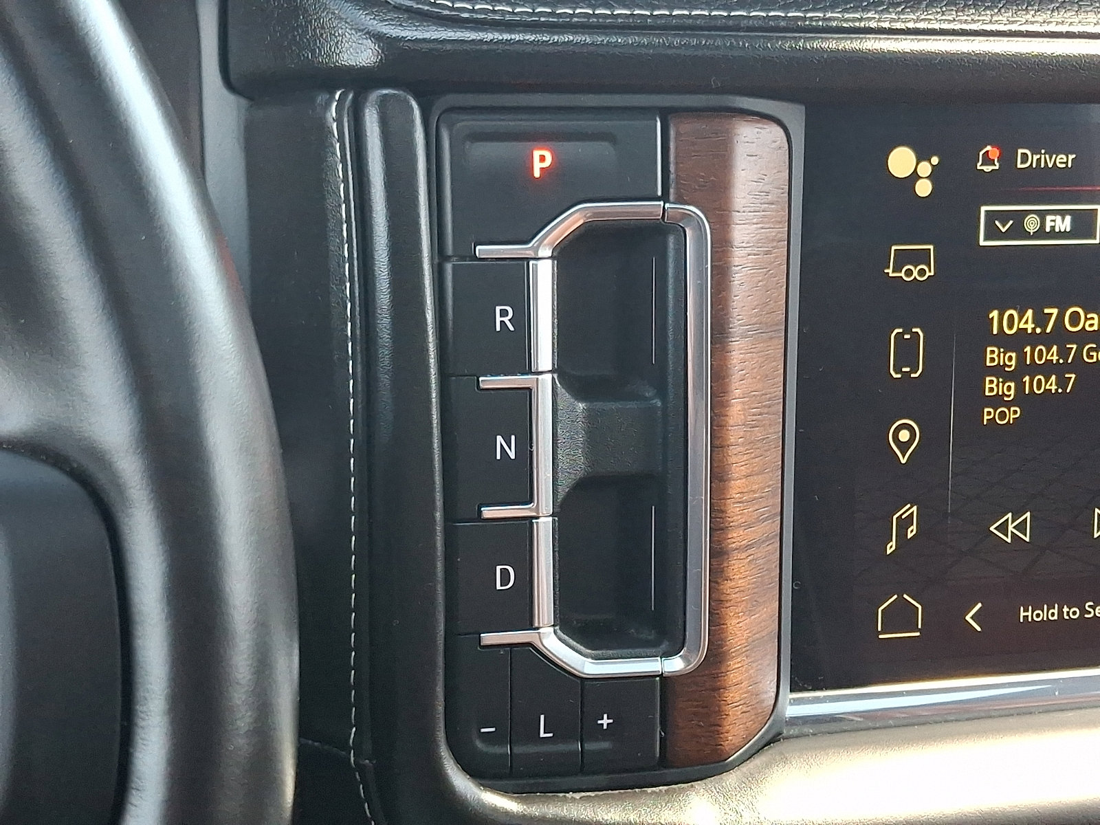 Used 2023 GMC Yukon XL Denali Ultimate AWD/4WD image 18