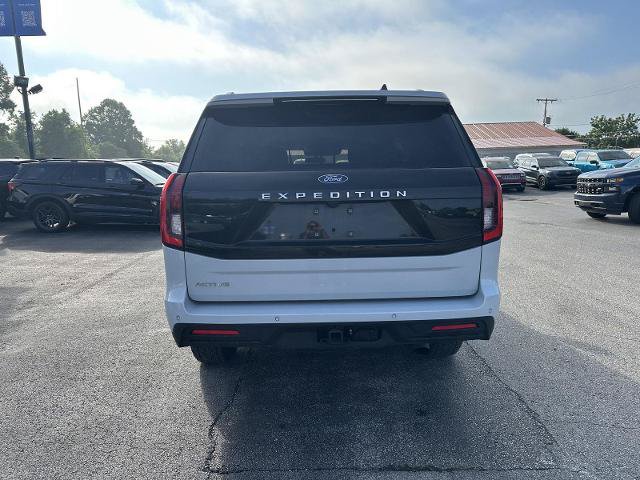 Certified 2025 Ford Expedition Active AWD/4WD image 5