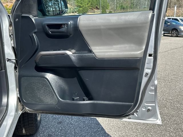 Used 2019 Toyota Tacoma SR5 AWD/4WD image 14