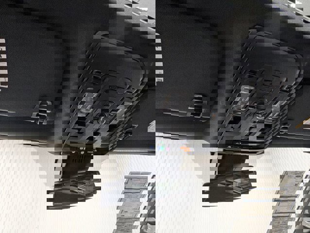 Used 2023 GMC Yukon SLT w/ SLT Premium Package image 13