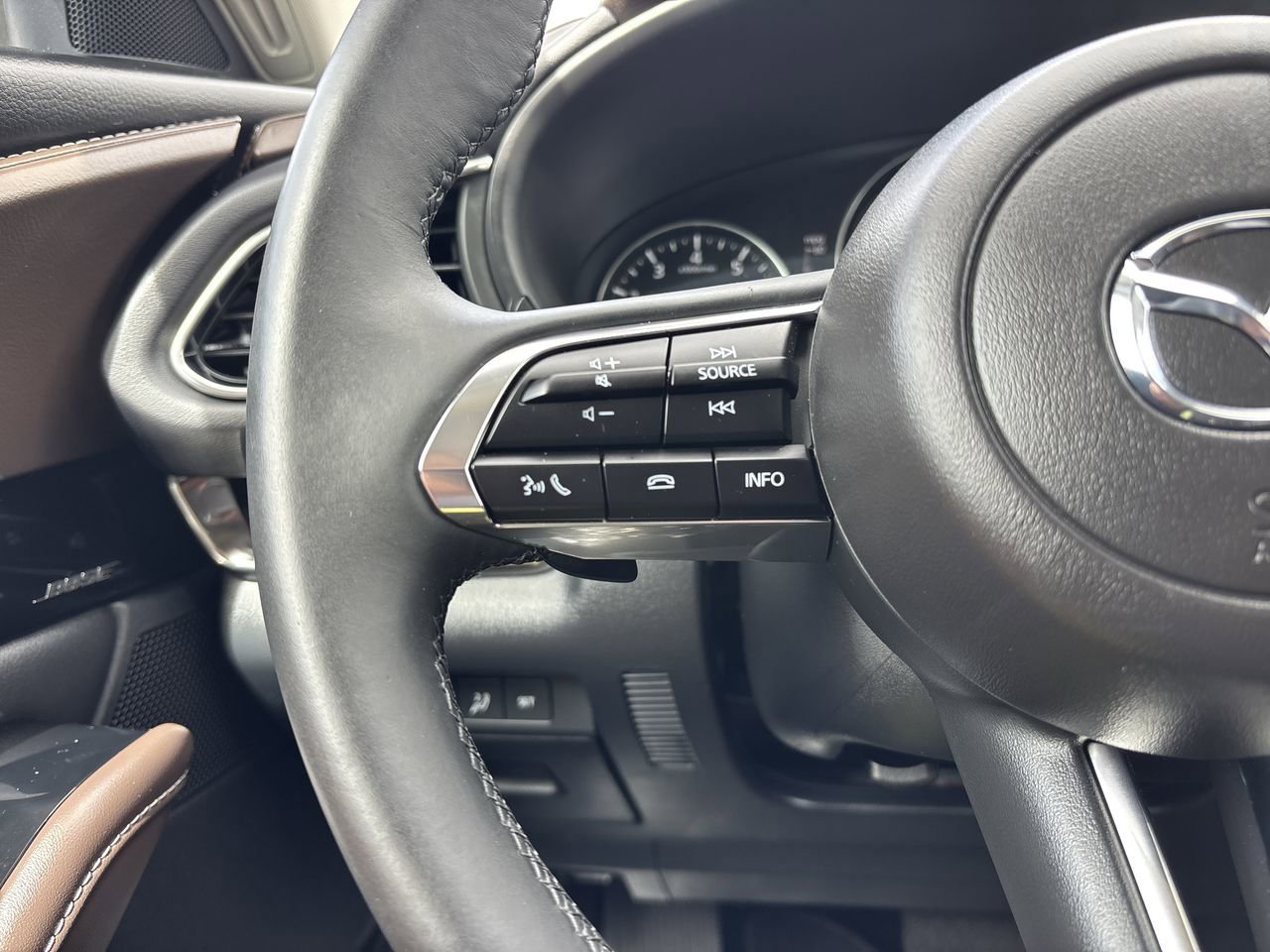 Used 2024 MAZDA CX-30 AWD 2.5 S w/ Premium Package image 28