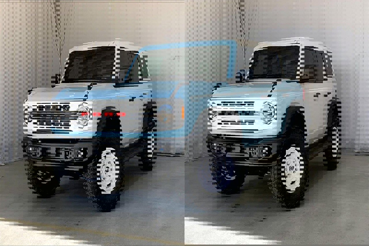 Certified 2025 Ford Bronco Heritage Edition image 2