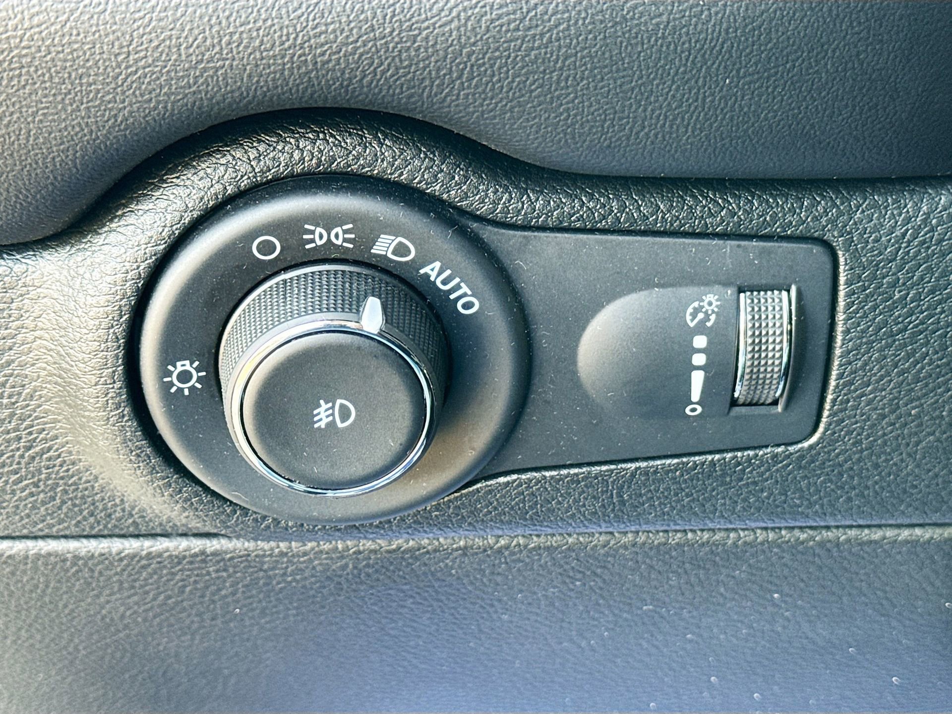 Used 2022 Dodge Durango GT image 14