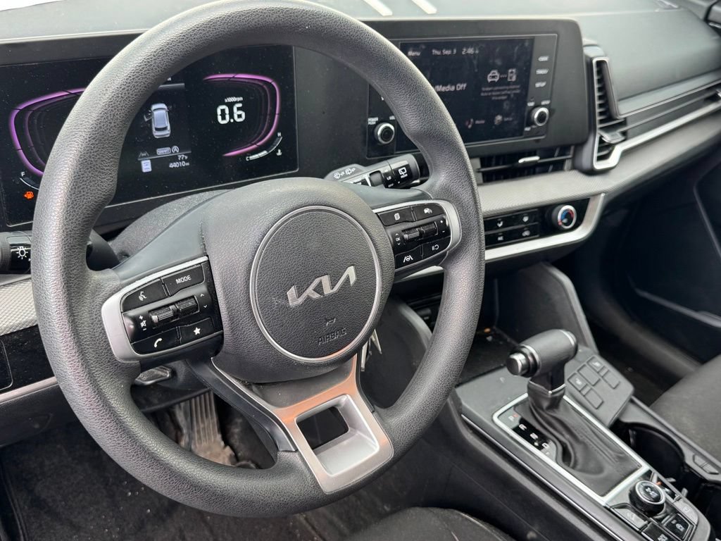 Used 2023 Kia Sportage LX AWD/4WD image 7