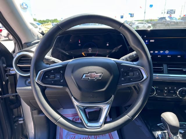Used 2025 Chevrolet Trax ACTIV w/ Sunroof Package FWD image 20
