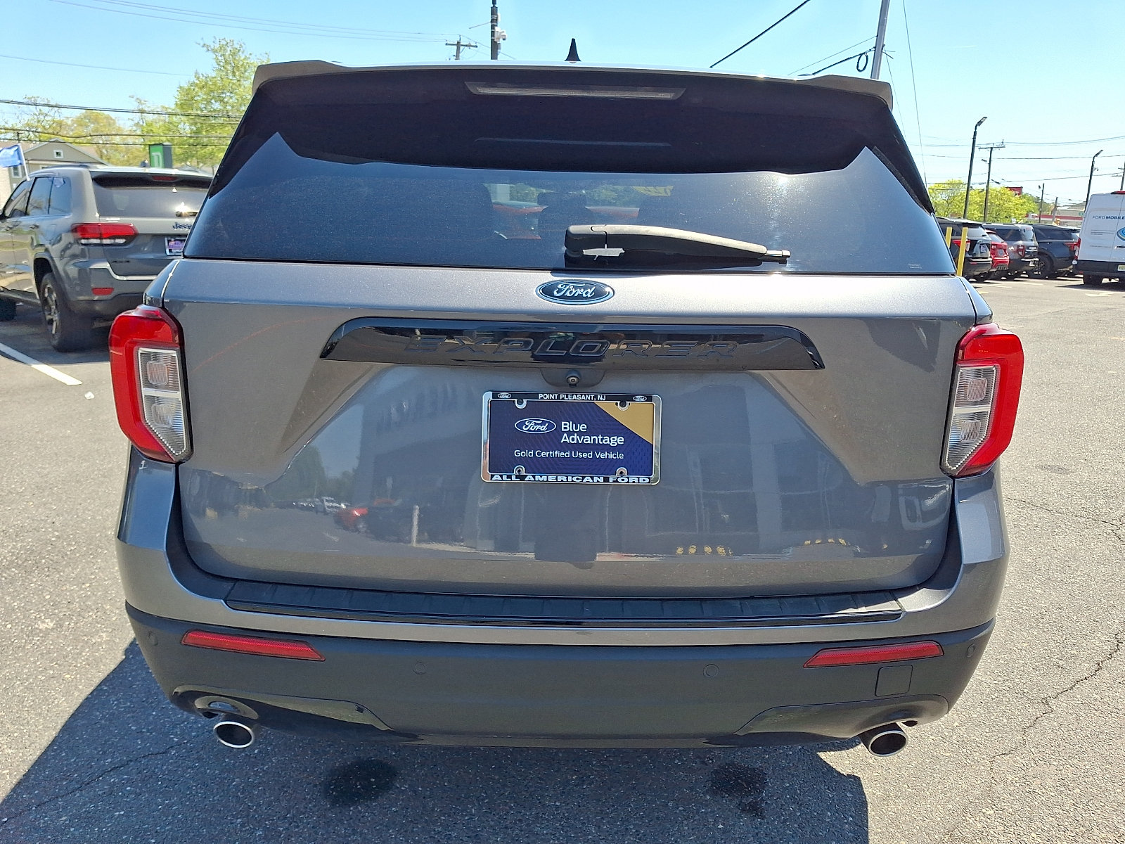 Certified 2022 Ford Explorer ST-Line AWD/4WD image 9