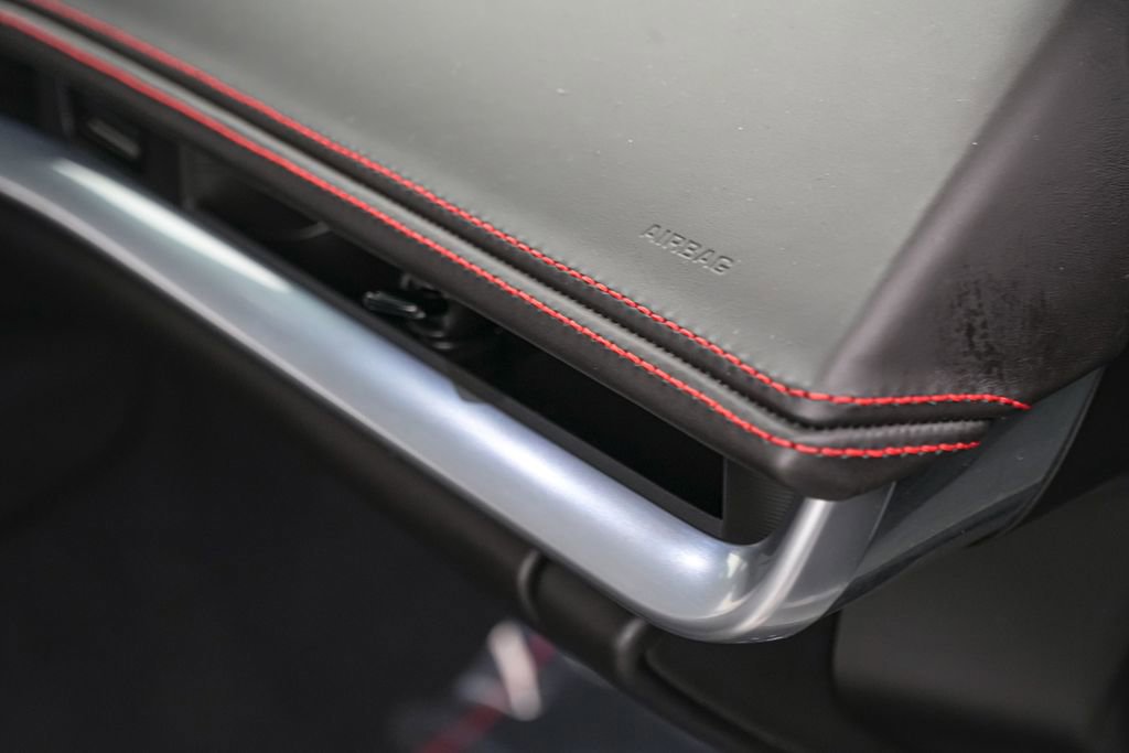 Used 2022 Chevrolet Corvette Stingray Premium Conv w/ Z51 Performance Package image 42