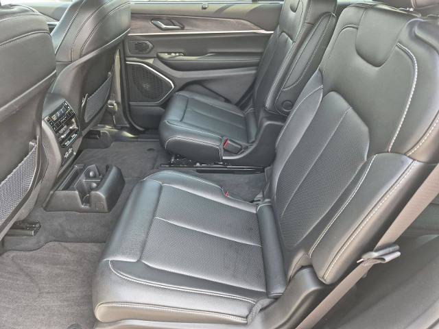 Used 2024 Jeep Grand Cherokee L Limited w/ Luxury Tech Group II AWD/4WD image 27