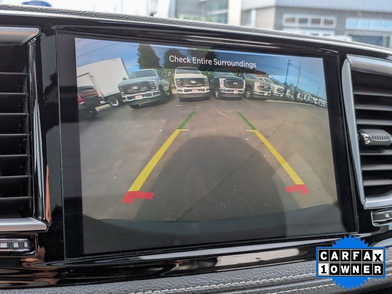 Used 2025 Chrysler Pacifica Limited FWD image 25