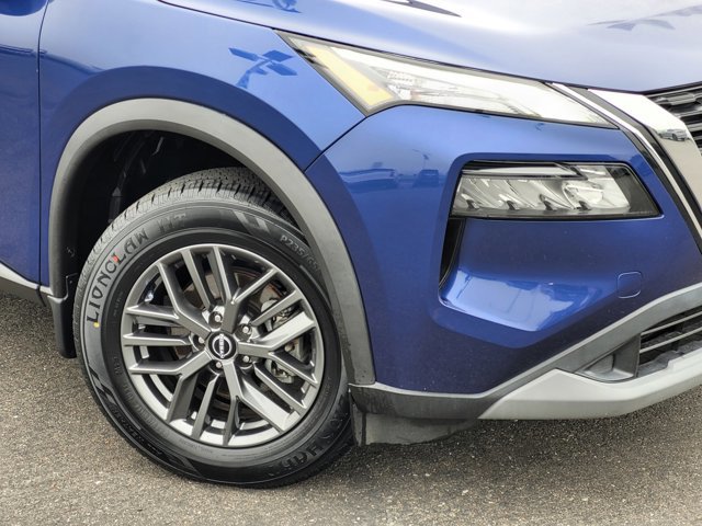 Used 2023 Nissan Rogue S image 9