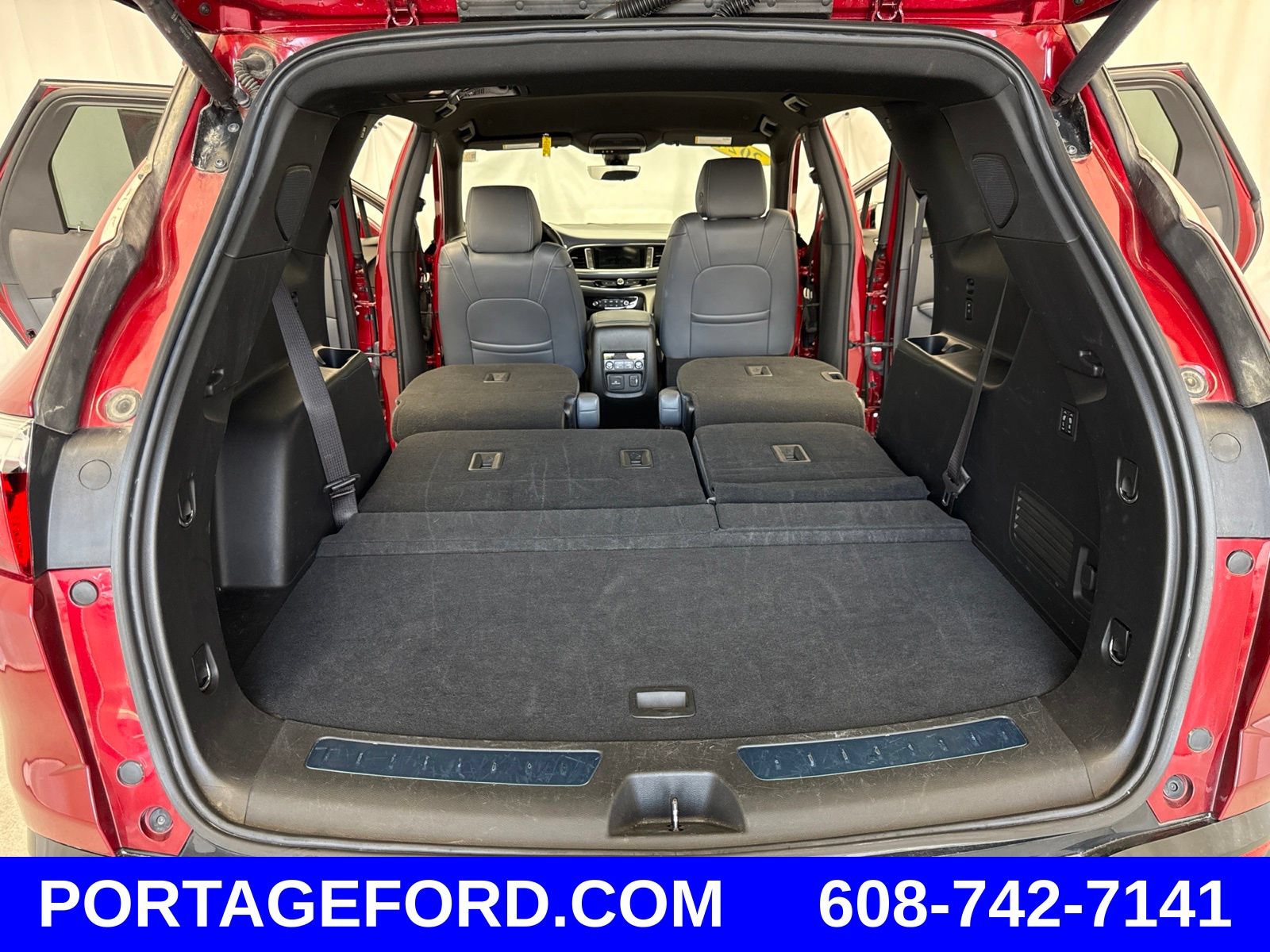 Used 2024 Buick Enclave Premium AWD/4WD image 41
