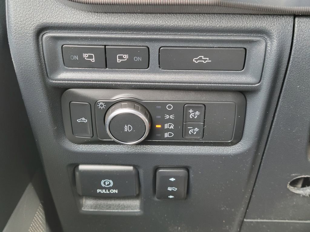 Certified 2021 Ford F150 Platinum w/ Equipment Group 701A High image 24