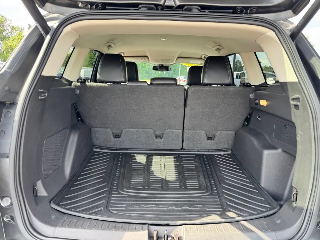 Certified 2017 Ford Escape Titanium FWD image 33