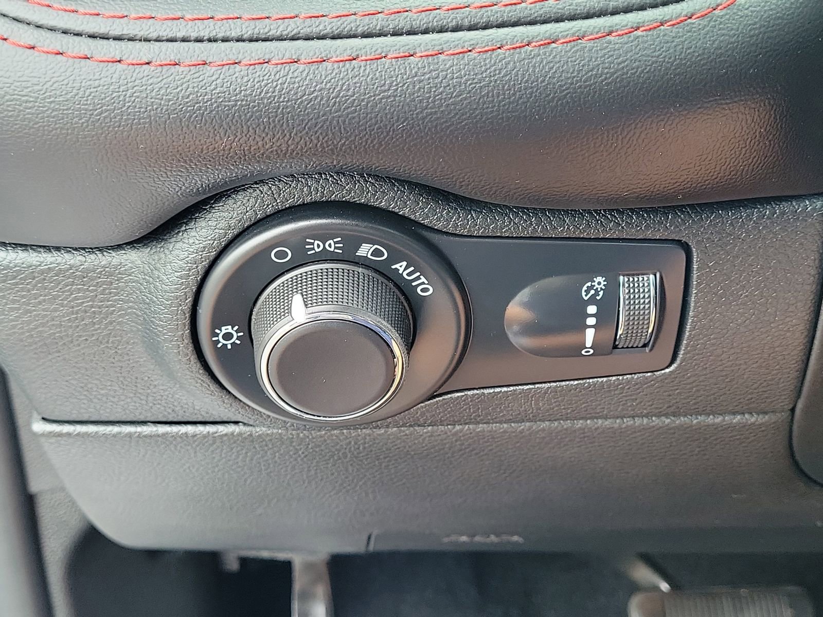 Used 2024 Dodge Durango GT AWD/4WD image 32