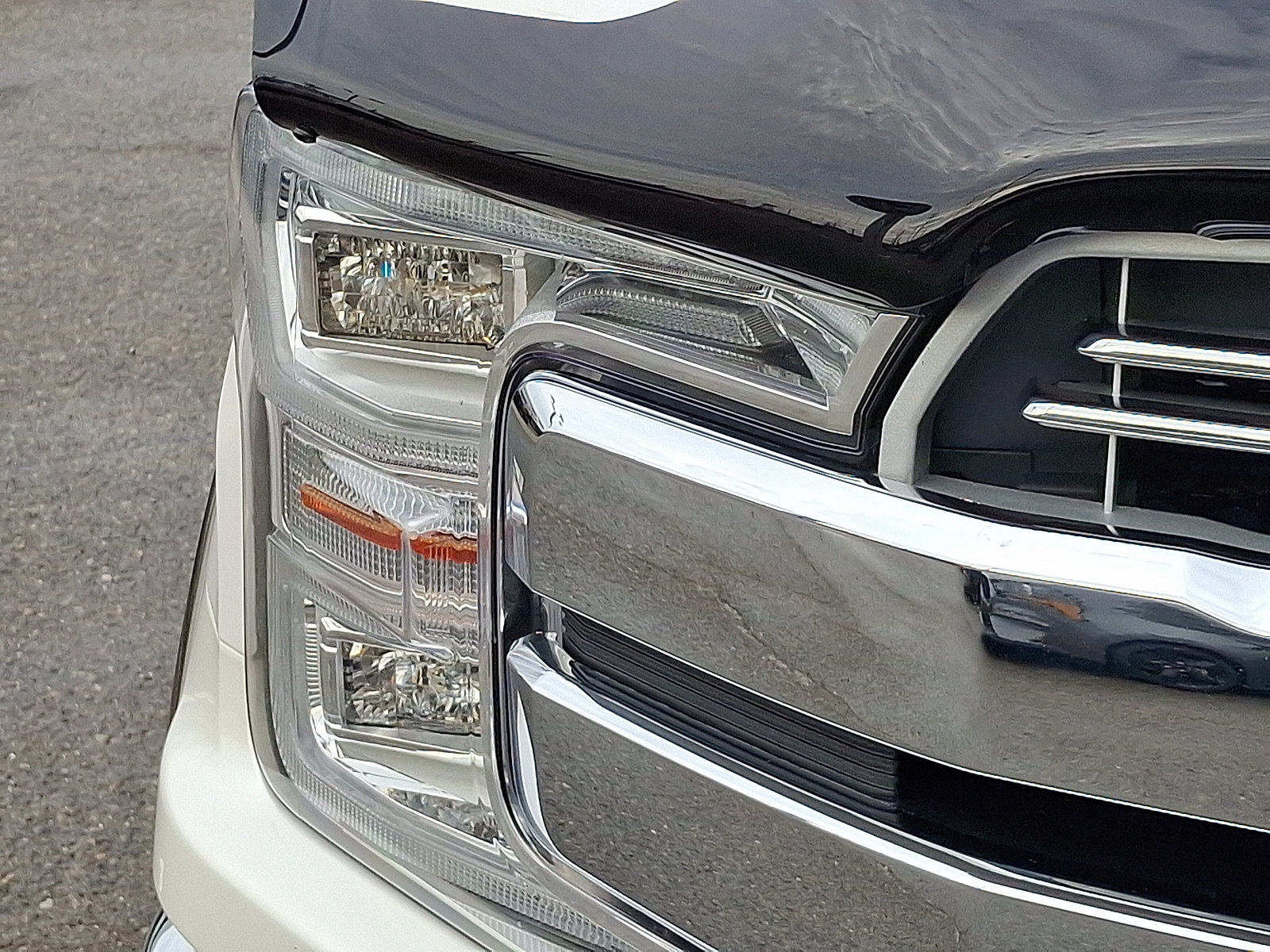 Certified 2019 Ford F150 Lariat w/ Equipment Group 502A Luxury AWD/4WD image 9