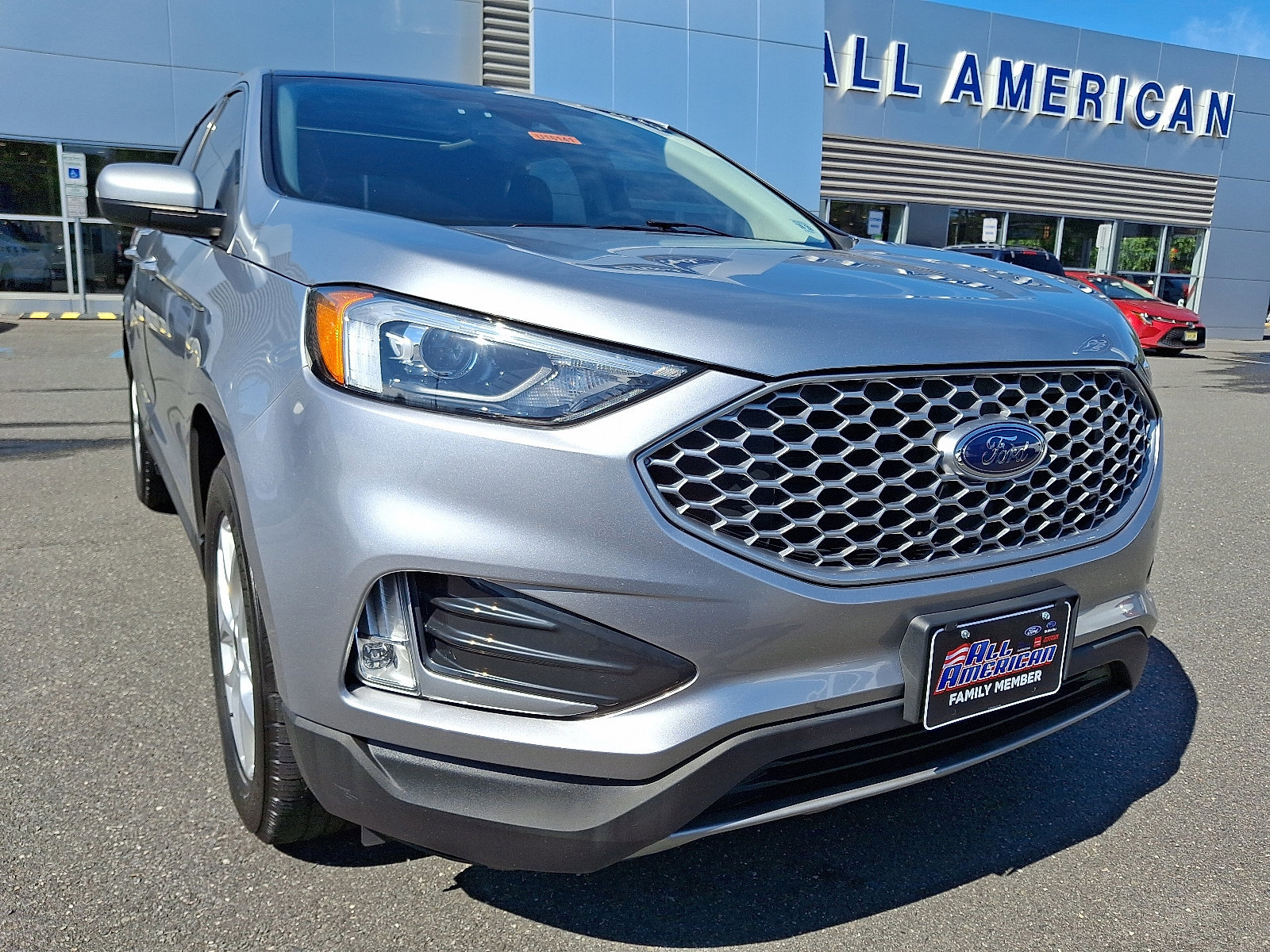 Certified 2023 Ford Edge SEL w/ Convenience Package image 2