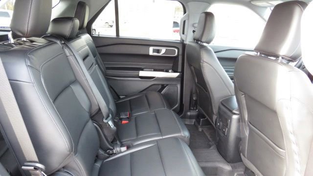 Certified 2022 Ford Explorer XLT w/ Equipment Group 202A image 17