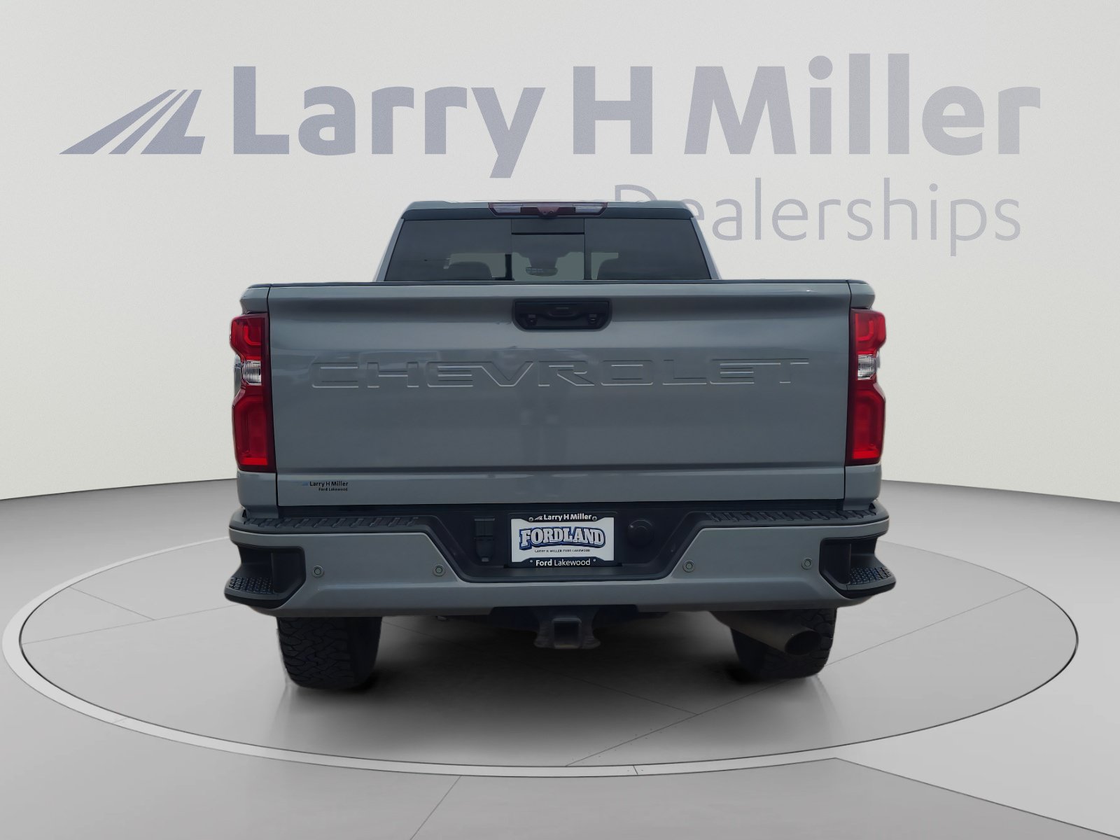 Used 2024 Chevrolet Silverado 2500 LTZ w/ LTZ Plus Package AWD/4WD image 4