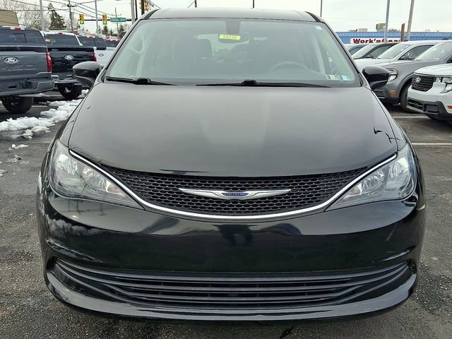 Used 2017 Chrysler Pacifica LX image 7