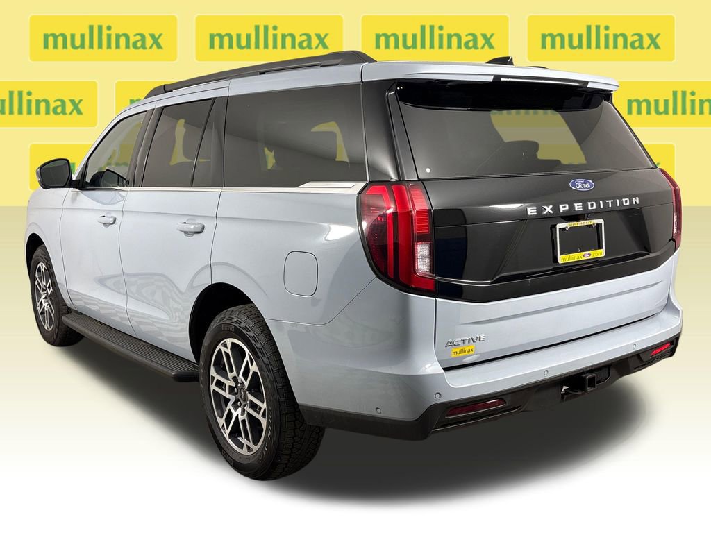 Certified 2025 Ford Expedition Active image 4