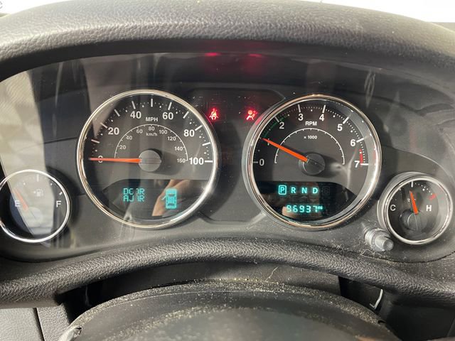 Used 2017 Jeep Wrangler Unlimited Sahara w/ Connectivity Group AWD/4WD image 5