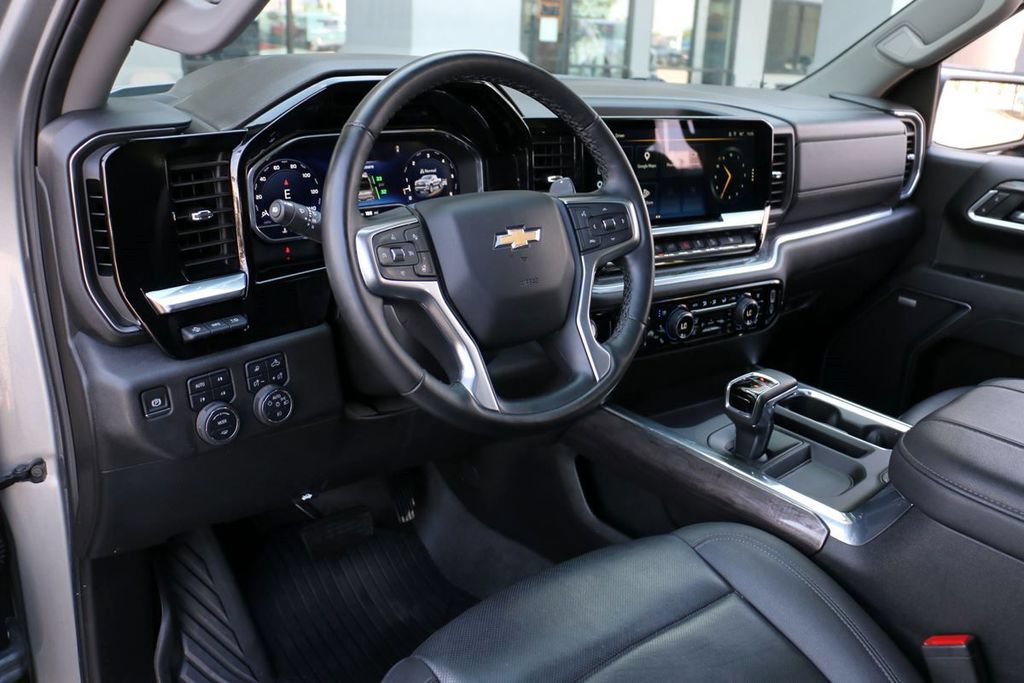 Used 2025 Chevrolet Silverado 1500 LTZ w/ LTZ Premium Package AWD/4WD image 24