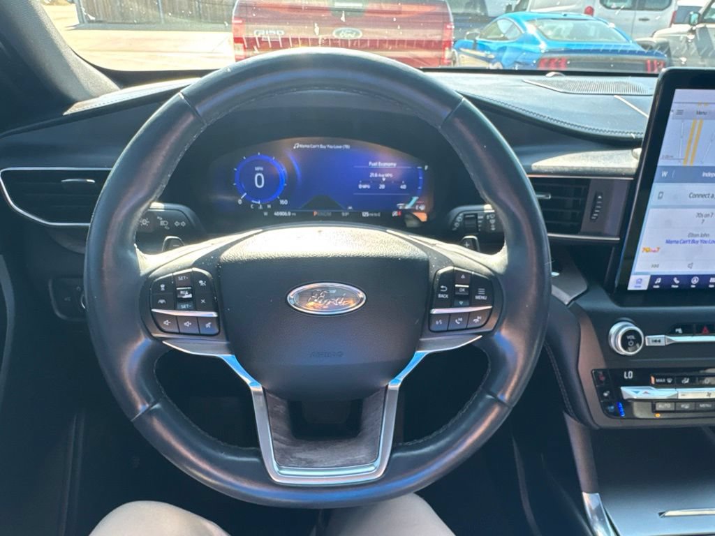 Certified 2020 Ford Explorer Platinum w/ Premium Technology Package AWD/4WD image 17