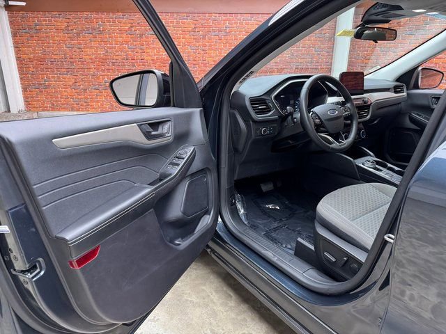 Certified 2022 Ford Escape SE w/ SE Sport Appearance Package image 10