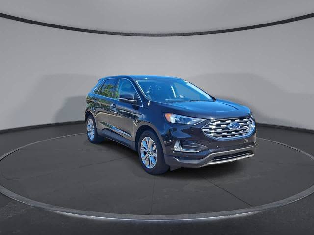 Certified 2024 Ford Edge Titanium AWD/4WD image 2