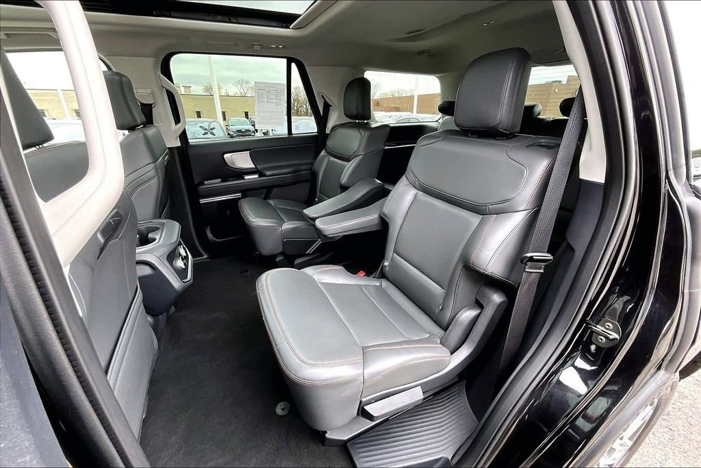 Certified 2025 Ford Expedition Active AWD/4WD image 25