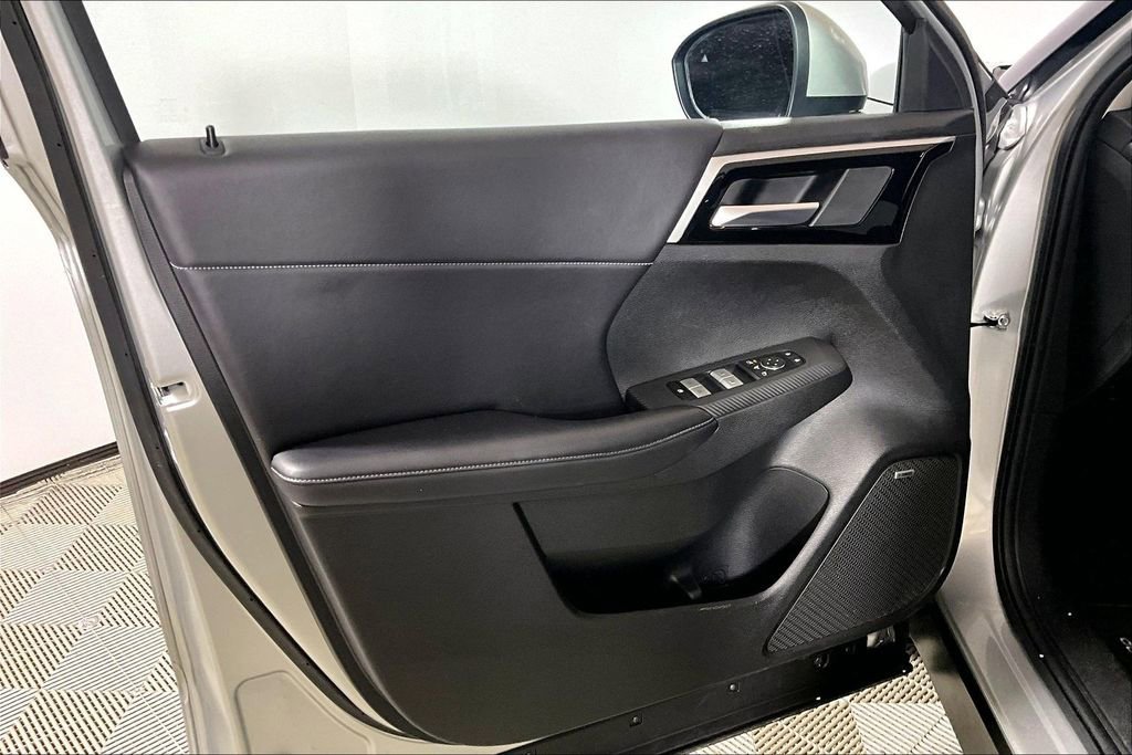 Used 2025 Mitsubishi Outlander SE AWD/4WD image 18