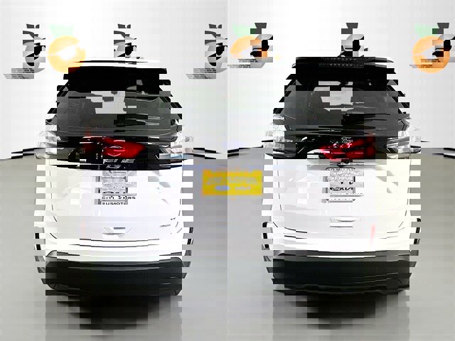 Certified 2024 Ford Edge SE image 4