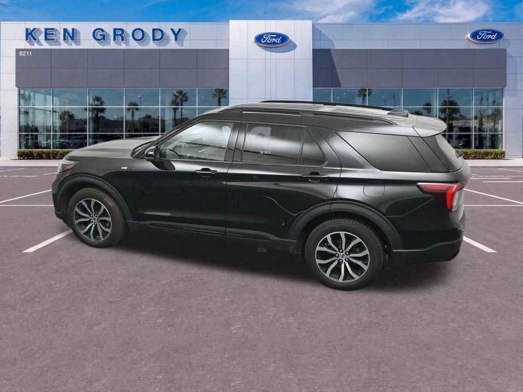 Certified 2026 Ford Explorer ST-Line AWD/4WD image 16