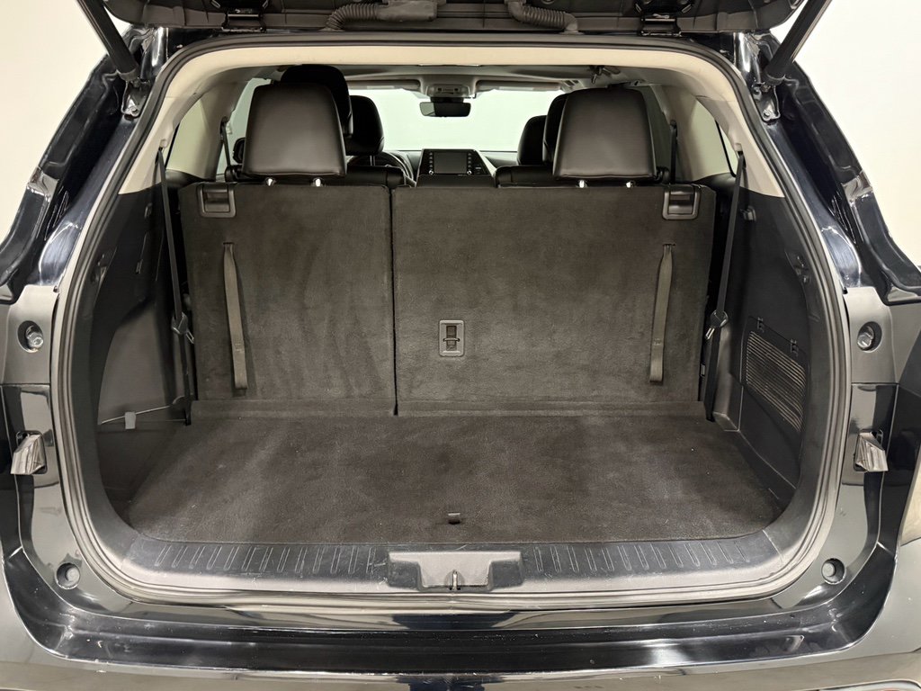 Used 2021 Toyota Highlander XLE image 37
