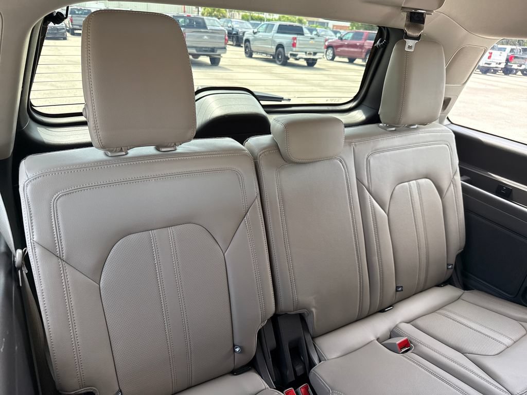 Certified 2020 Ford Expedition Limited w/ Equipment Group 302A AWD/4WD image 31