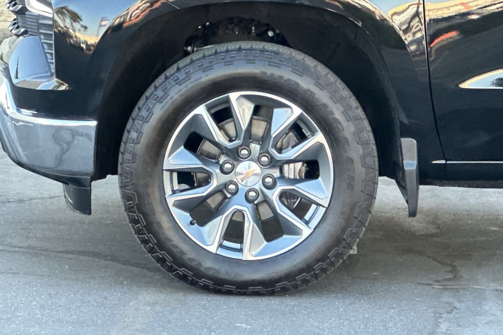 Used 2026 Chevrolet Silverado 1500 LT AWD/4WD image 26