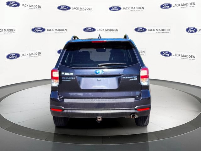 Used 2017 Subaru Forester 2.5i Touring AWD/4WD image 4