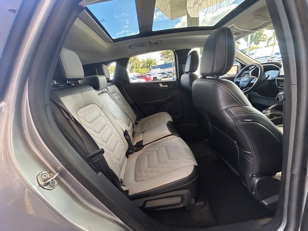 Certified 2024 Ford Escape SE w/ PHEV Premium Package FWD image 33