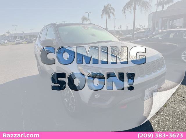 Used 2024 Jeep Compass Trailhawk AWD/4WD image 1