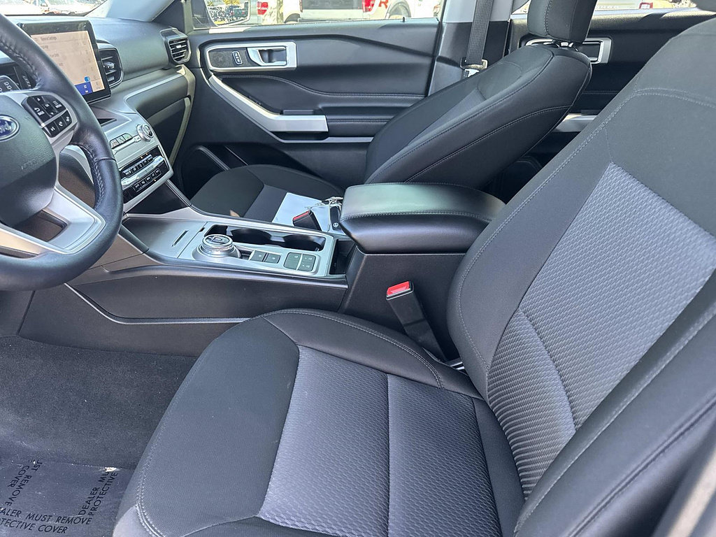 Certified 2023 Ford Explorer XLT RWD image 21