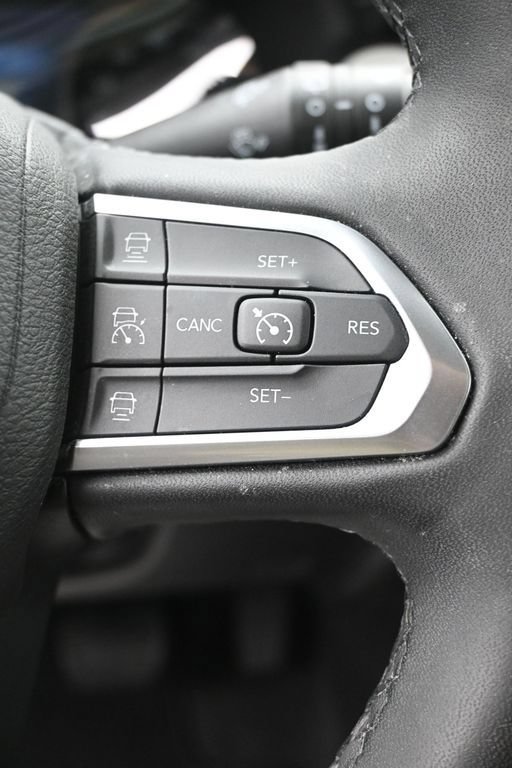 Used 2023 Jeep Compass Limited AWD/4WD image 16