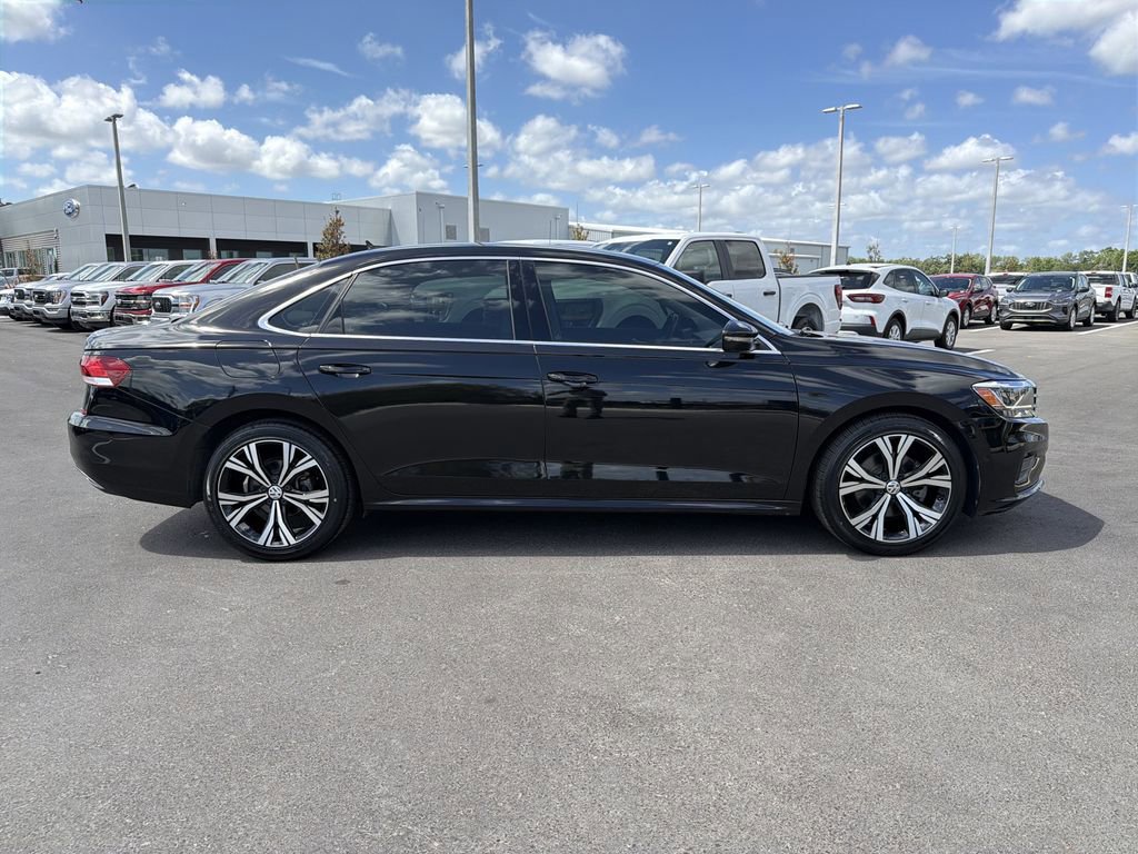 Used 2020 Volkswagen Passat 2.0T SEL image 3