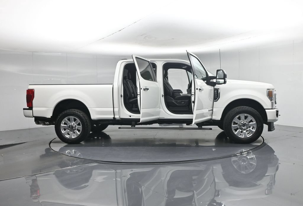 Certified 2022 Ford F250 Platinum w/ FX4 Off-Road Package AWD/4WD image 5