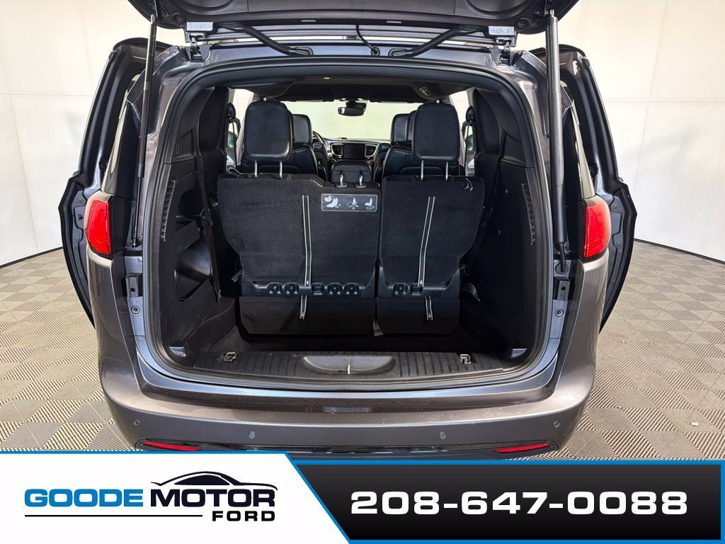 Used 2020 Chrysler Pacifica Touring-L Plus FWD image 22