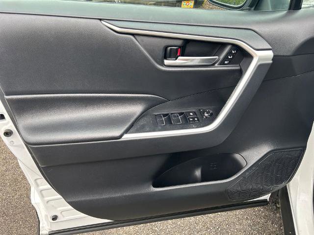Used 2019 Toyota RAV4 XLE Premium w/ Cold Weather Package AWD/4WD image 17