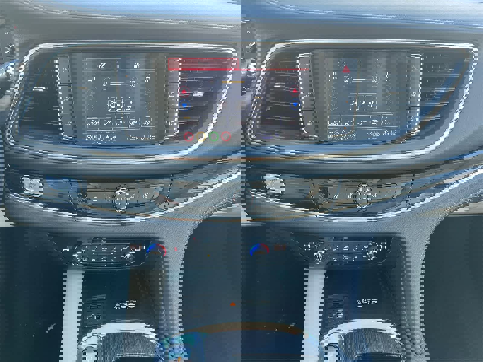 Used 2024 Buick Enclave Avenir w/ Avenir Technology Package image 27