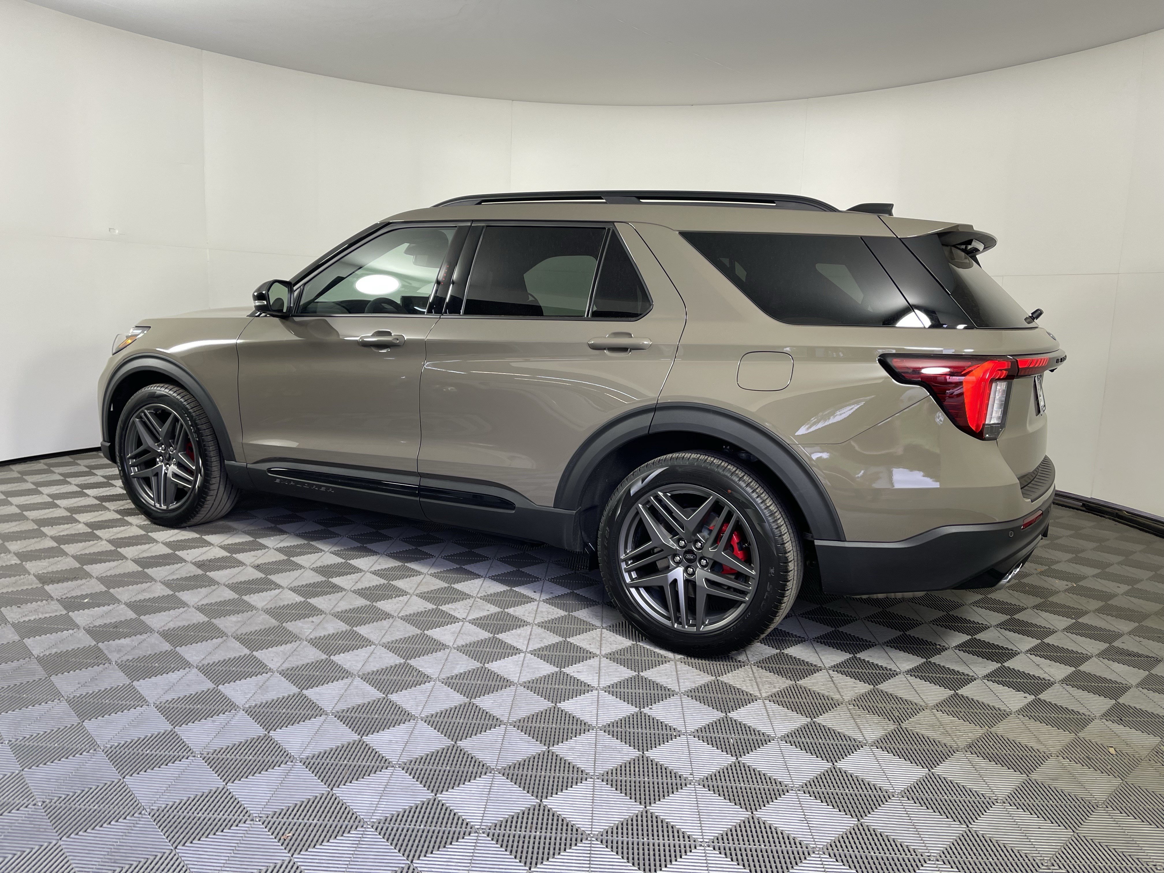 Certified 2026 Ford Explorer ST w/ Sun And Sound Package AWD/4WD image 2