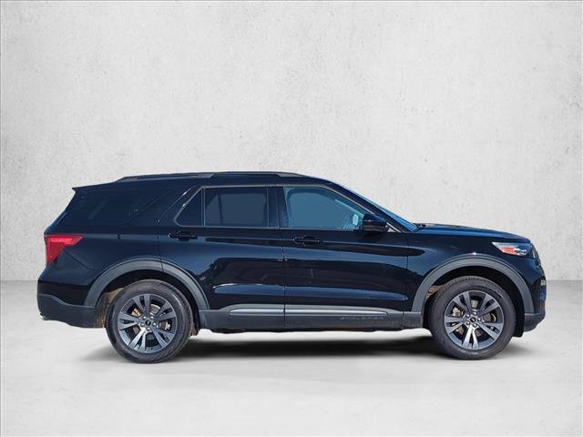 Certified 2022 Ford Explorer XLT w/ Equipment Group 202A AWD/4WD image 4